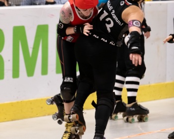 Thorsten-Lasrich-RuhrPott-Roller-Girls-vs-Harbor-Girls-Hamburg-17