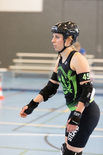 Thorsten-Lasrich-Demolition-Derby-Dolls-Hannover-vs-Suck-City-Rockn-Roller-Dolls-Breda-12