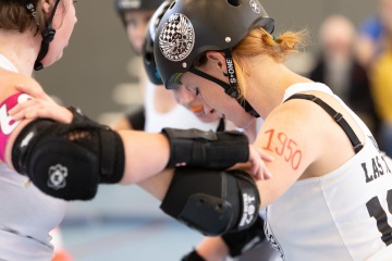 Thorsten-Lasrich-Demolition-Derby-Dolls-Hannover-vs-Suck-City-Rockn-Roller-Dolls-Breda-17
