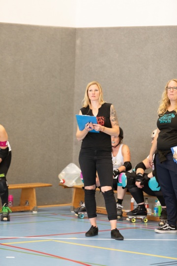 Thorsten-Lasrich-Demolition-Derby-Dolls-Hannover-vs-Suck-City-Rockn-Roller-Dolls-Breda-67