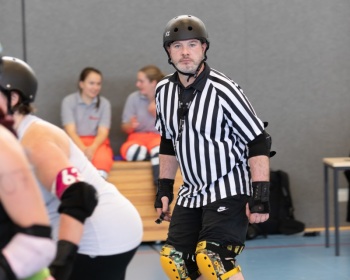 Thorsten-Lasrich-Demolition-Derby-Dolls-Hannover-vs-Suck-City-Rockn-Roller-Dolls-Breda-61