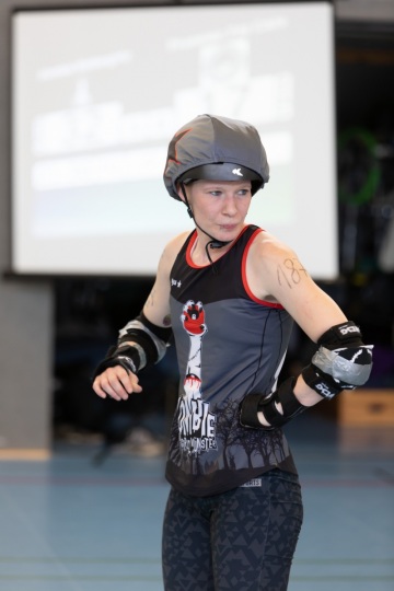 Thorsten-Lasrich-Zombie-Rollergirlz-Münster-vs-Prussian-Fat-Cats-Potsdam-21