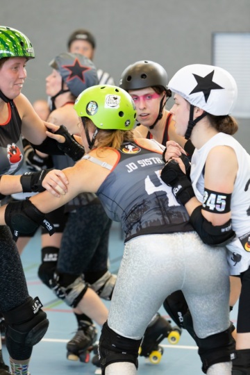 Thorsten-Lasrich-Zombie-Rollergirlz-Münster-vs-Prussian-Fat-Cats-Potsdam-31