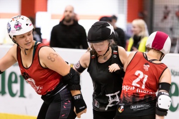 Thorsten-Lasrich-RuhrPott-Roller-Girls-vs-Blockforest-Roller-Derby-109