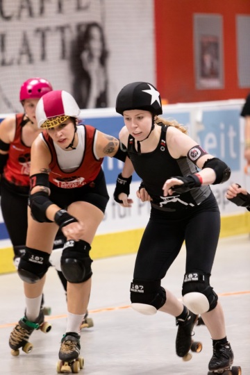 Thorsten-Lasrich-RuhrPott-Roller-Girls-vs-Blockforest-Roller-Derby-113