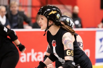 Thorsten-Lasrich-RuhrPott-Roller-Girls-vs-Blockforest-Roller-Derby-135