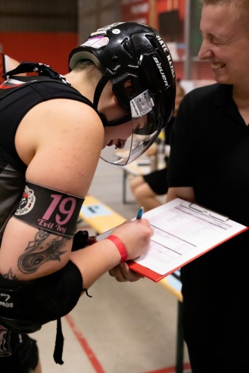 Thorsten-Lasrich-RuhrPott-Roller-Girls-vs-Blockforest-Roller-Derby-141