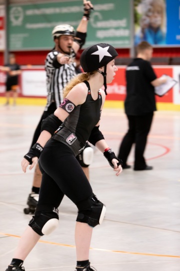 Thorsten-Lasrich-RuhrPott-Roller-Girls-vs-Blockforest-Roller-Derby-16