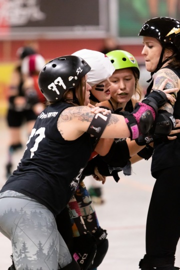 Thorsten-Lasrich-RuhrPott-Roller-Girls-vs-Blockforest-Roller-Derby-17