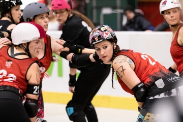 Thorsten-Lasrich-RuhrPott-Roller-Girls-vs-Blockforest-Roller-Derby-26