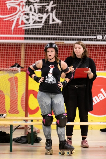 Thorsten-Lasrich-RuhrPott-Roller-Girls-vs-Blockforest-Roller-Derby-33