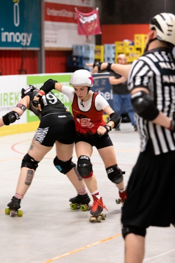 Thorsten-Lasrich-RuhrPott-Roller-Girls-vs-Blockforest-Roller-Derby-41
