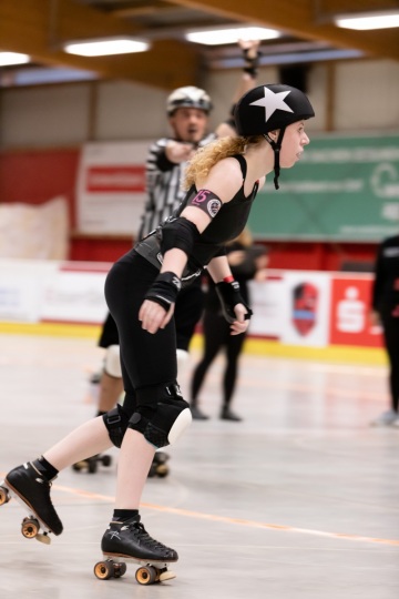 Thorsten-Lasrich-RuhrPott-Roller-Girls-vs-Blockforest-Roller-Derby-9