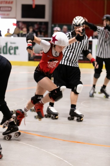 Thorsten-Lasrich-RuhrPott-Roller-Girls-vs-Blockforest-Roller-Derby-98