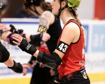 Thorsten-Lasrich-RuhrPott-Roller-Girls-vs-Blockforest-Roller-Derby-125