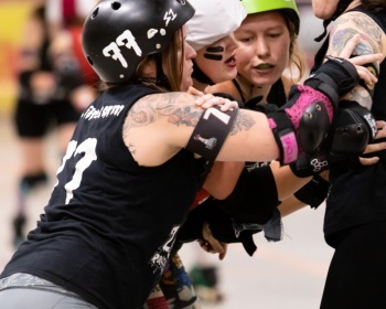 Thorsten-Lasrich-RuhrPott-Roller-Girls-vs-Blockforest-Roller-Derby-17
