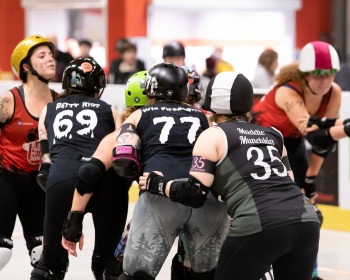 Thorsten-Lasrich-RuhrPott-Roller-Girls-vs-Blockforest-Roller-Derby-47