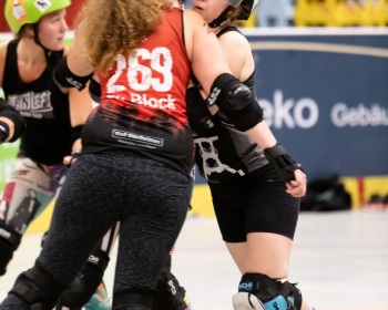 Thorsten-Lasrich-RuhrPott-Roller-Girls-vs-Blockforest-Roller-Derby-48