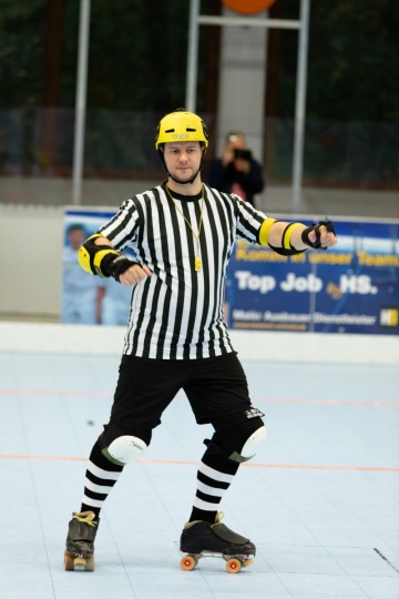 Thorsten-Lasrich-Pinktober-Bout-vs-Unbreakabellas-57