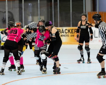 Thorsten-Lasrich-Pinktober-Bout-vs-Unbreakabellas-82