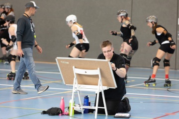 Thorsten-Lasrich-Zombie-Rollergirlz-vs-Bear-City-Roller-Derby-13
