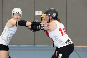 Thorsten-Lasrich-Zombie-Rollergirlz-vs-Bear-City-Roller-Derby-15