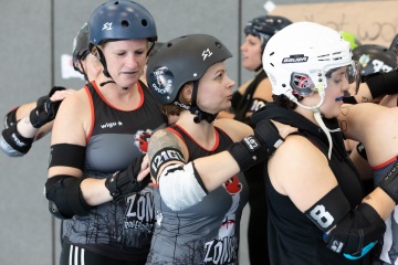 Thorsten-Lasrich-Zombie-Rollergirlz-vs-Bear-City-Roller-Derby-23