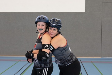 Thorsten-Lasrich-Zombie-Rollergirlz-vs-Bear-City-Roller-Derby-30