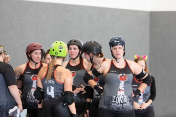 Thorsten-Lasrich-Zombie-Rollergirlz-vs-Bear-City-Roller-Derby-40