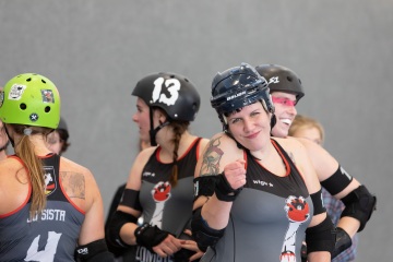 Thorsten-Lasrich-Zombie-Rollergirlz-vs-Bear-City-Roller-Derby-41