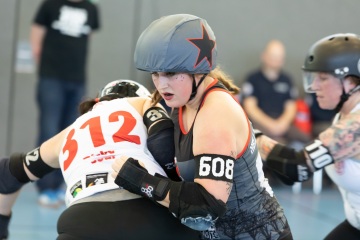 Thorsten-Lasrich-Zombie-Rollergirlz-vs-Bear-City-Roller-Derby-58
