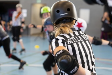 Thorsten-Lasrich-Zombie-Rollergirlz-vs-Bear-City-Roller-Derby-59