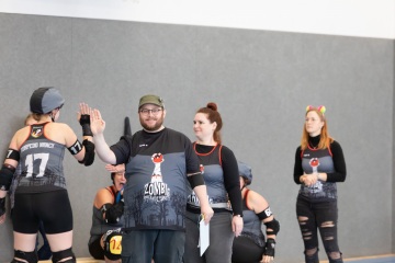Thorsten-Lasrich-Zombie-Rollergirlz-vs-Bear-City-Roller-Derby-60