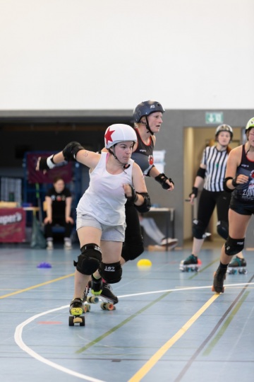 Thorsten-Lasrich-Zombie-Rollergirlz-vs-Bear-City-Roller-Derby-66