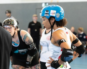 Thorsten-Lasrich-Zombie-Rollergirlz-vs-Bear-City-Roller-Derby-22