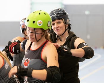 Thorsten-Lasrich-Zombie-Rollergirlz-vs-Bear-City-Roller-Derby-24