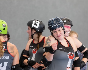 Thorsten-Lasrich-Zombie-Rollergirlz-vs-Bear-City-Roller-Derby-41