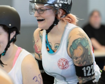 Thorsten-Lasrich-Zombie-Rollergirlz-vs-Bear-City-Roller-Derby-42