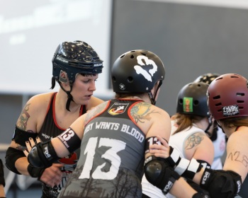 Thorsten-Lasrich-Zombie-Rollergirlz-vs-Bear-City-Roller-Derby-57