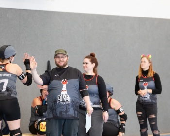 Thorsten-Lasrich-Zombie-Rollergirlz-vs-Bear-City-Roller-Derby-60