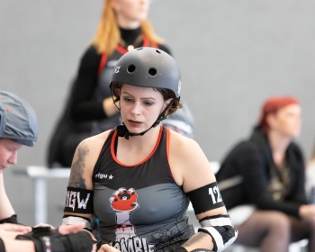 Thorsten-Lasrich-Zombie-Rollergirlz-vs-Bear-City-Roller-Derby-65