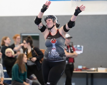 Thorsten-Lasrich-Zombie-Rollergirlz-vs-Bear-City-Roller-Derby-67