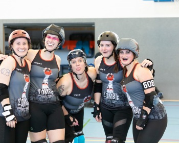Thorsten-Lasrich-Zombie-Rollergirlz-vs-Bear-City-Roller-Derby-74