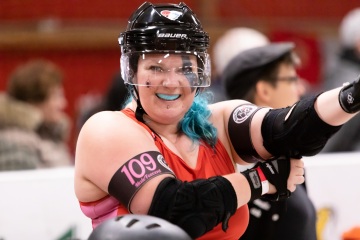 Thorsten-Lasrich-RuhrPott-Rollergirls-vs-Riot-Rollers-Darmstadt-60