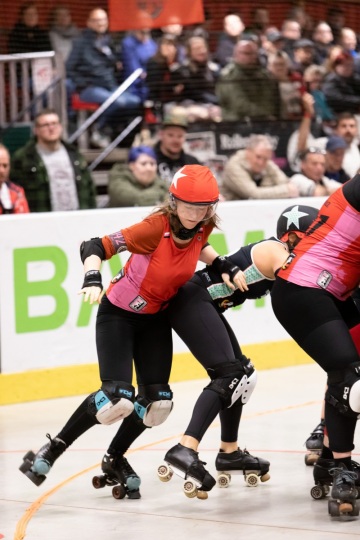 Thorsten-Lasrich-RuhrPott-Rollergirls-vs-Riot-Rollers-Darmstadt-68