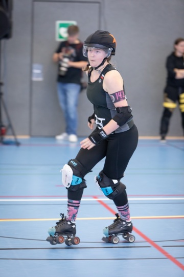Thorsten-Lasrich-Battlecats-Rollergirls-Zombie-Rollergirlz-vs-Rollerderby-Erfurt-20