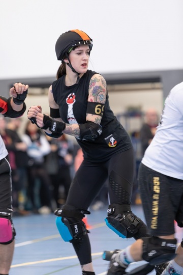 Thorsten-Lasrich-Battlecats-Rollergirls-Zombie-Rollergirlz-vs-Rollerderby-Erfurt-23