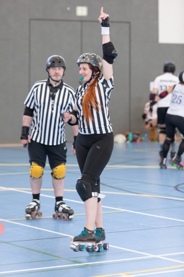 Thorsten-Lasrich-Battlecats-Rollergirls-Zombie-Rollergirlz-vs-Rollerderby-Erfurt-45