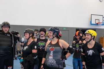 Thorsten-Lasrich-Battlecats-Rollergirls-Zombie-Rollergirlz-vs-Rollerderby-Erfurt-59
