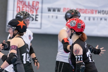 Thorsten-Lasrich-Battlecats-Rollergirls-Zombie-Rollergirlz-vs-Rollerderby-Erfurt-8